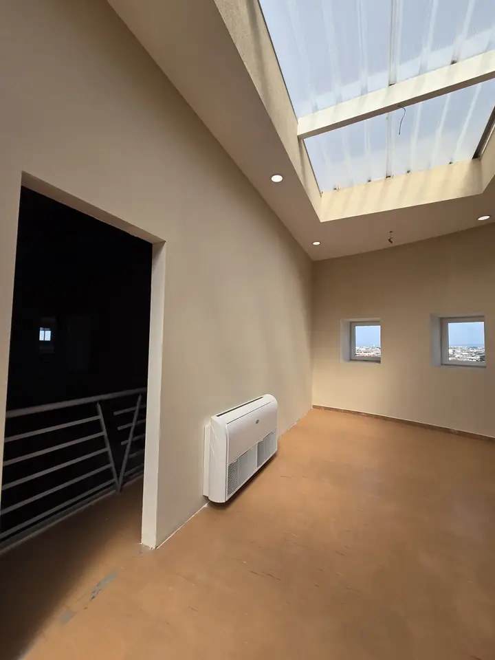 Floor Console, Rooftop Level